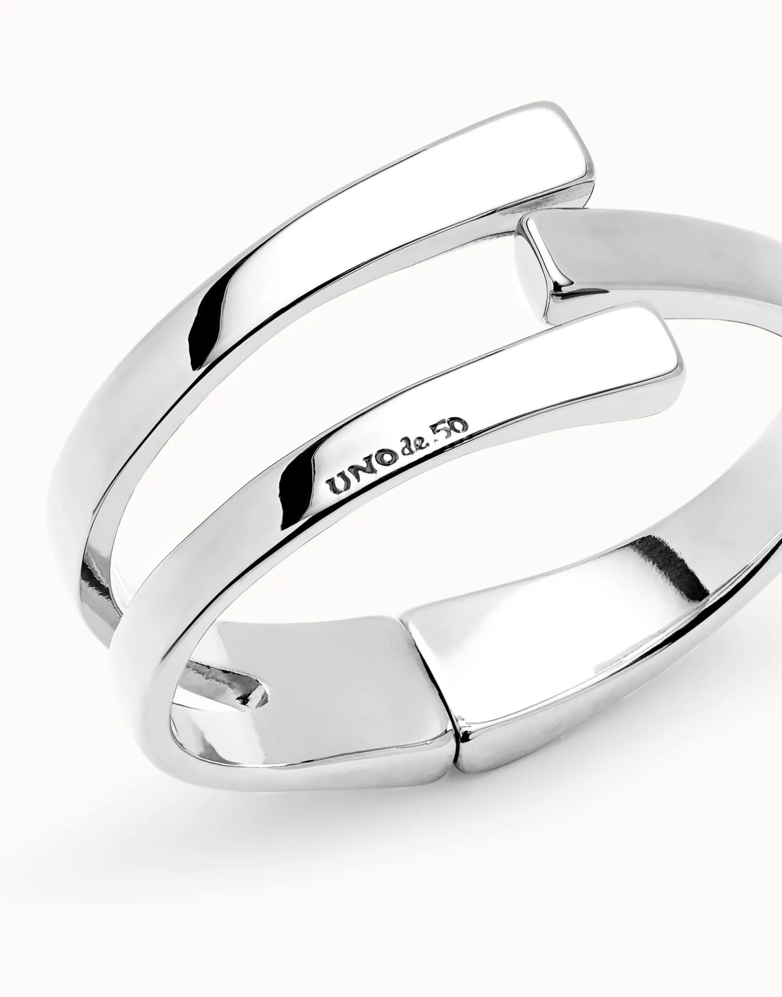 Bangle bracelet