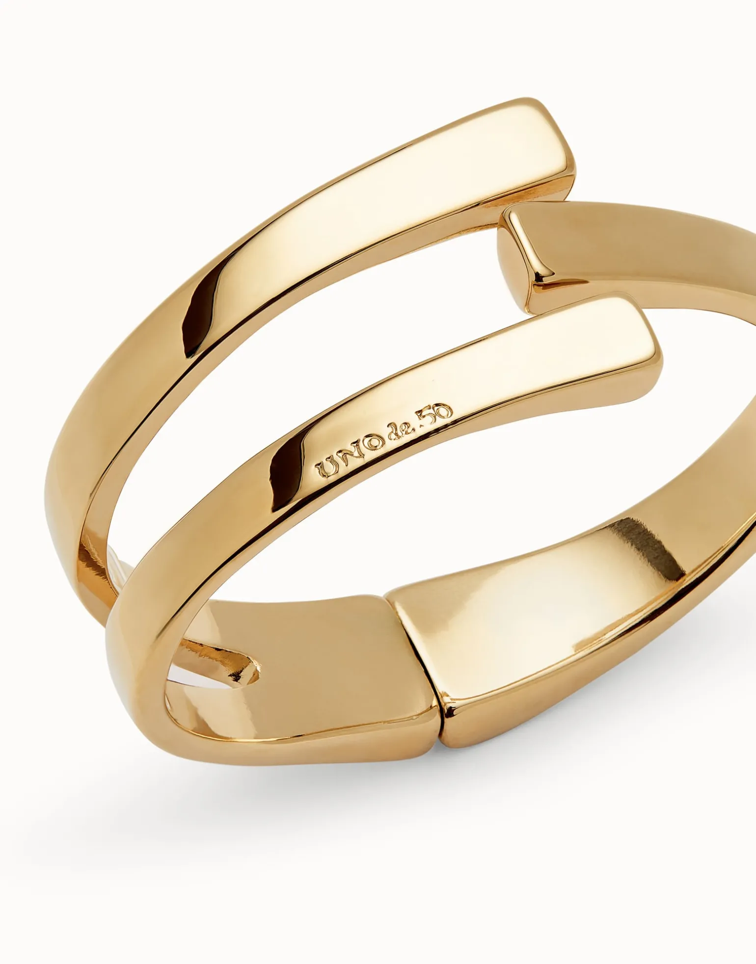 Bangle bracelet