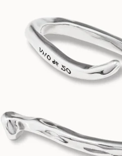 Bangle bracelet with a spiral-shaped nail