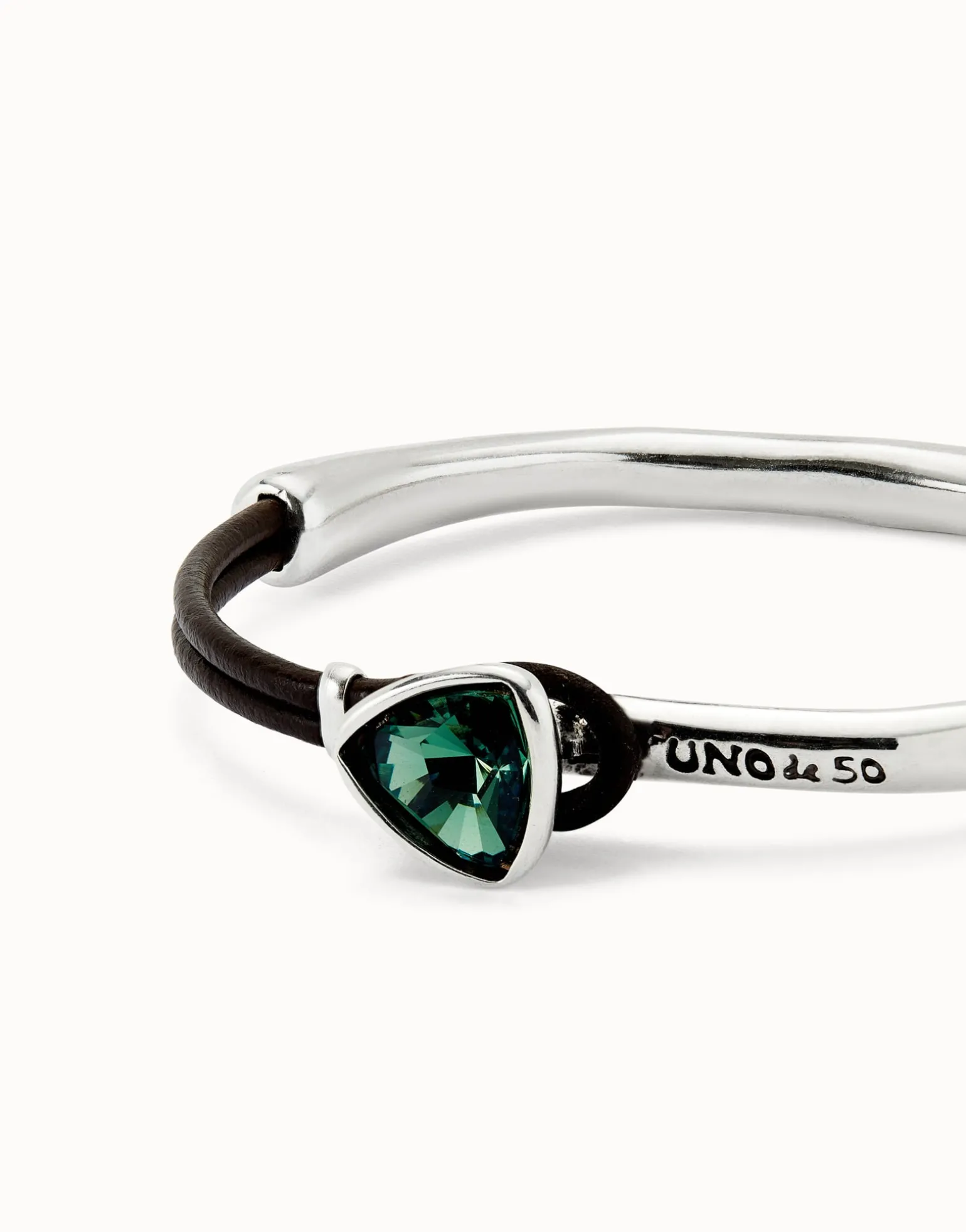 Bangle bracelet with leather and green crystal
