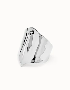 Bangle bracelet with manta ray structure