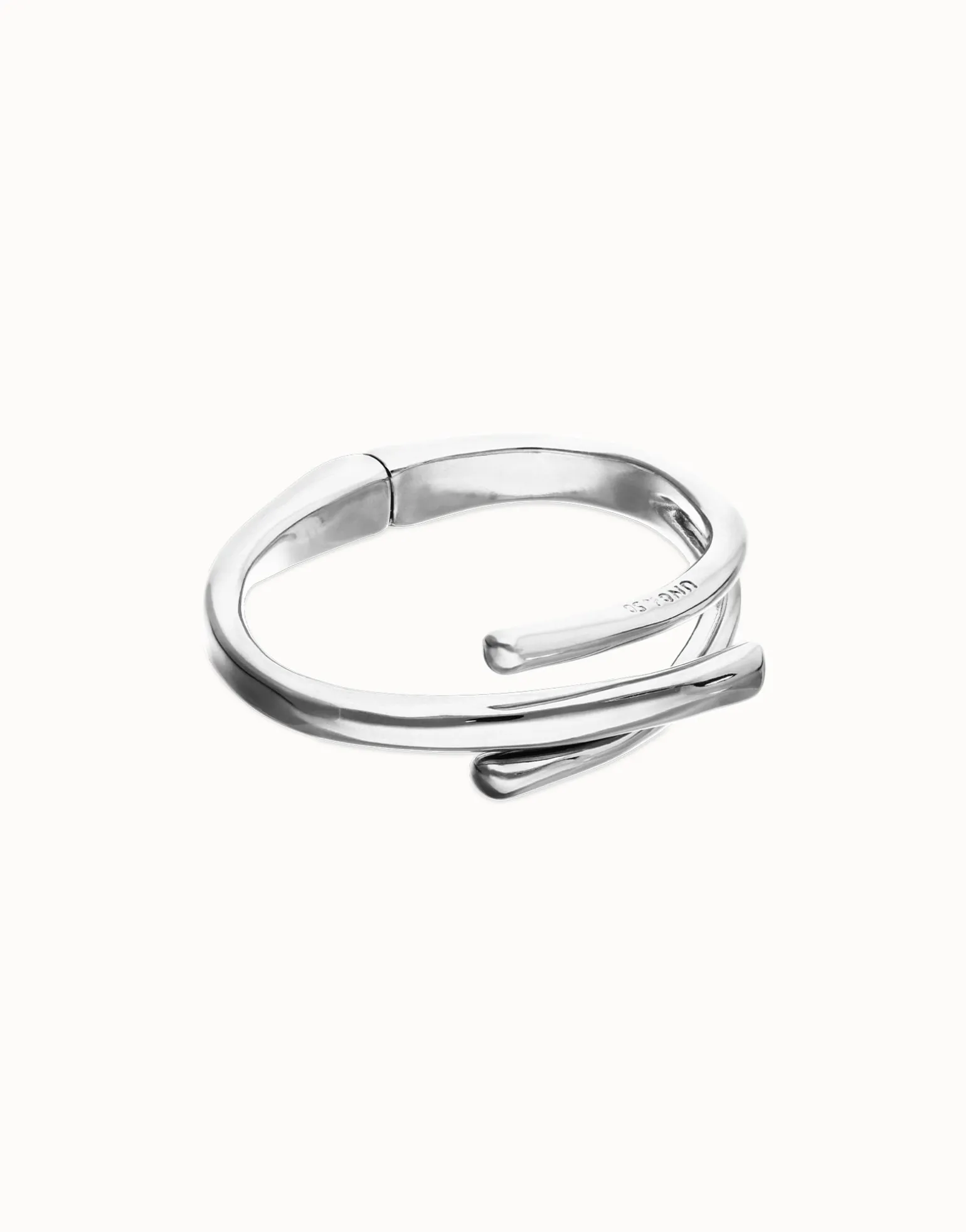 Bangle bracelet with three intertwined organic shapes
