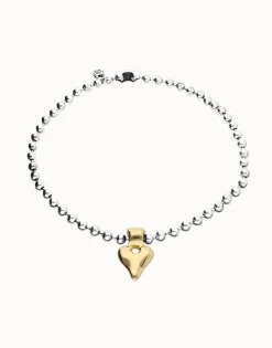 Beaded short necklace with heart detail