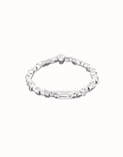 Beaded stretch bracelet with a skull
