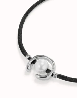 Black cord bracelet with a pearl
