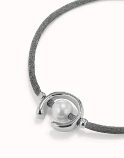 Black cord bracelet with a pearl