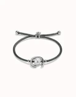 Black cord bracelet with a pearl