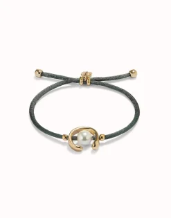 Black cord bracelet with a pearl