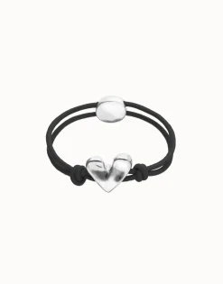 Black elastic thread bracelet with heart