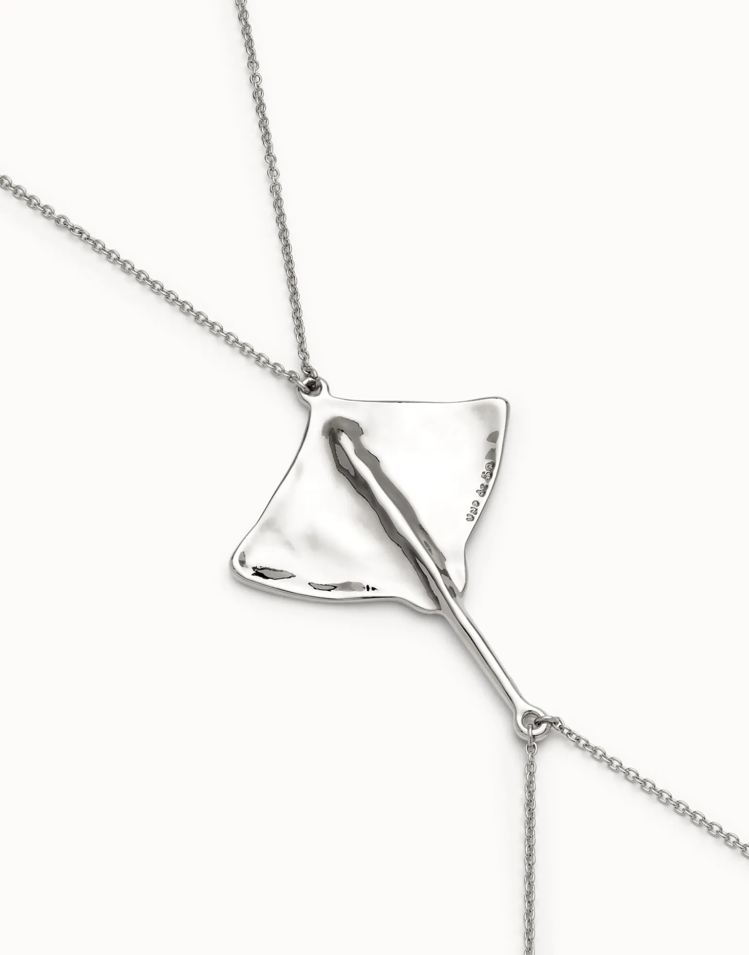 Body chain with manta ray