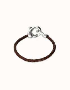 Brown leather bracelet with interlocking carabiner