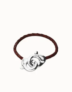 Brown leather bracelet with interlocking carabiner