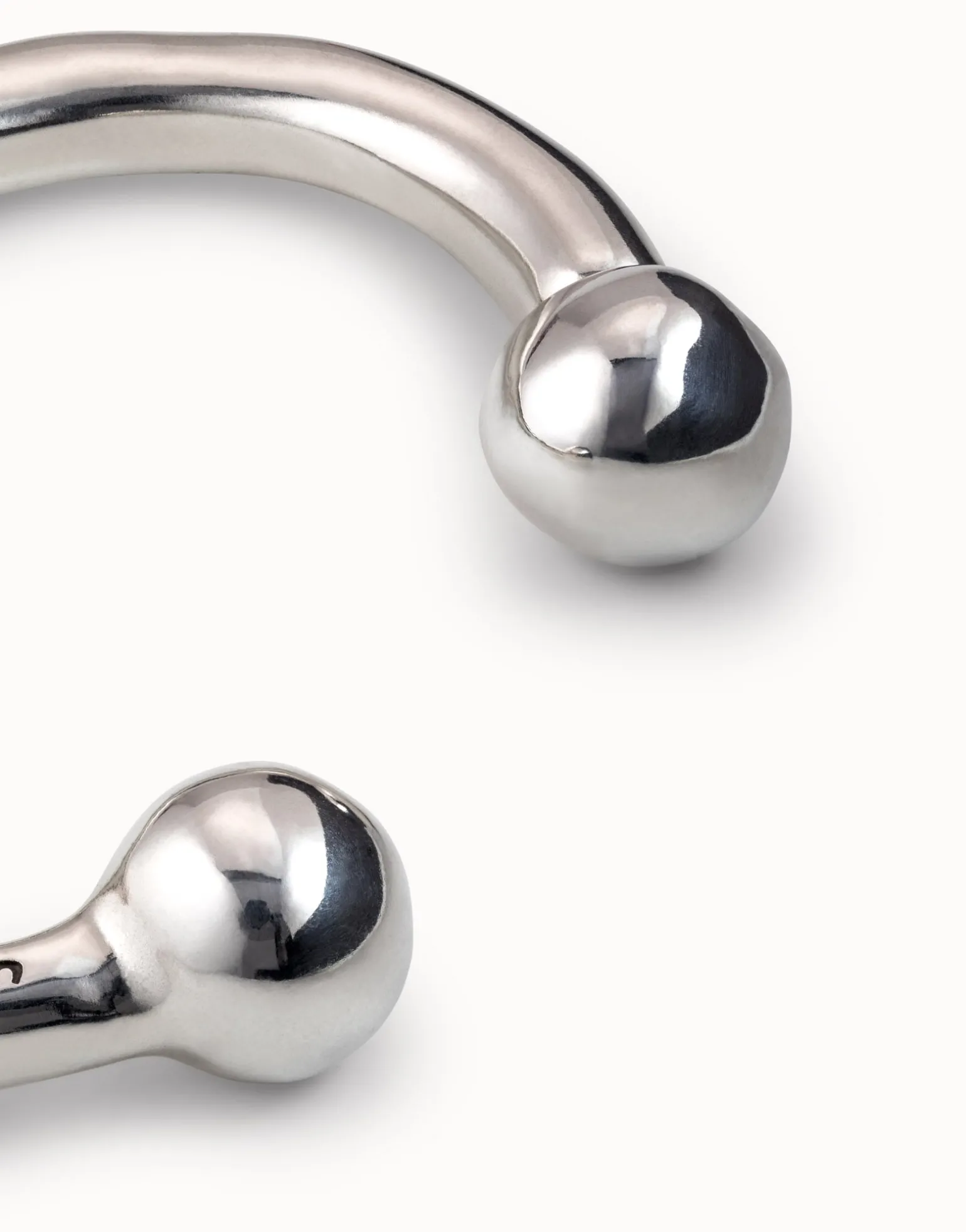 Classic‑design bracelet