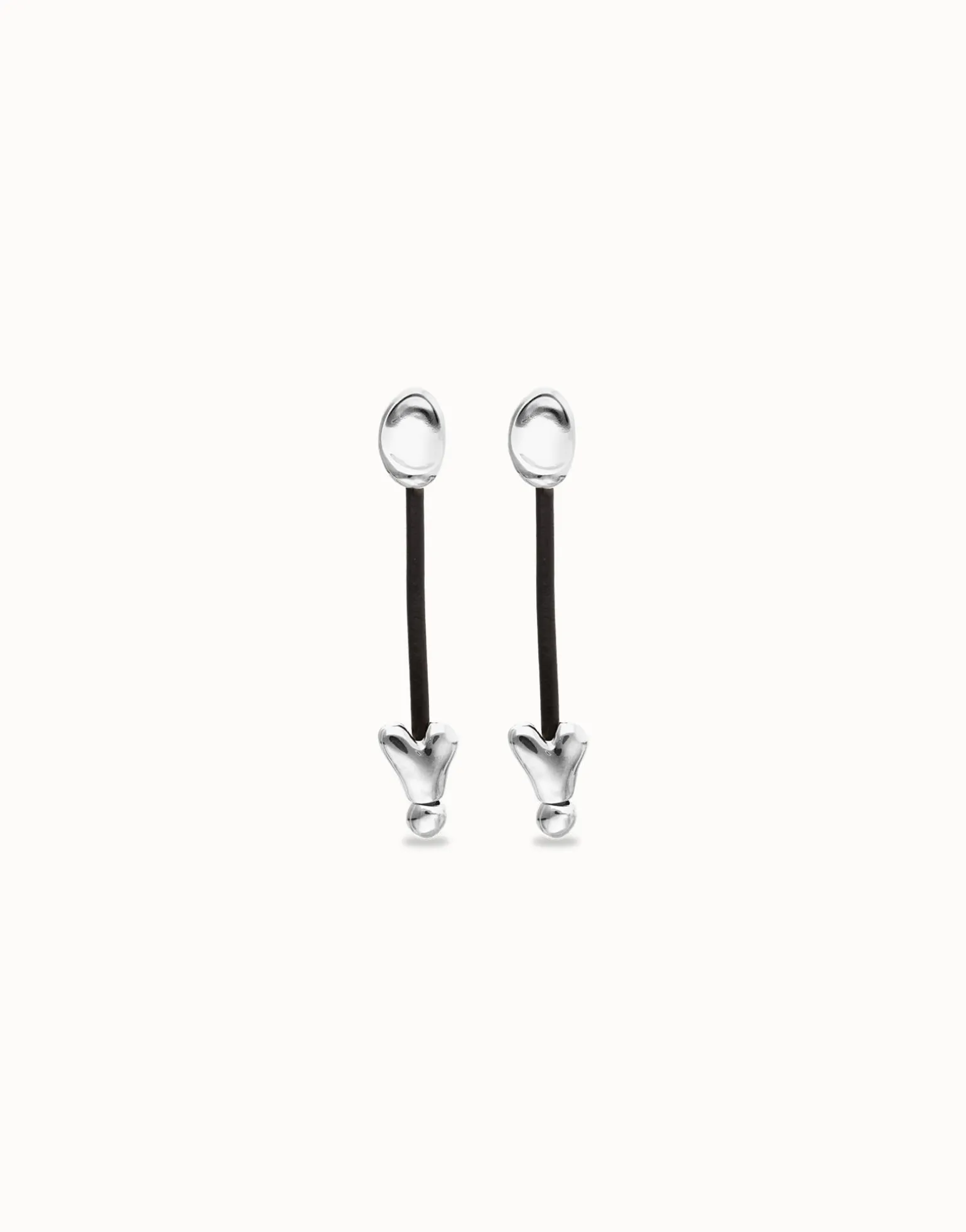 Drop earrings with leather and chained hearts