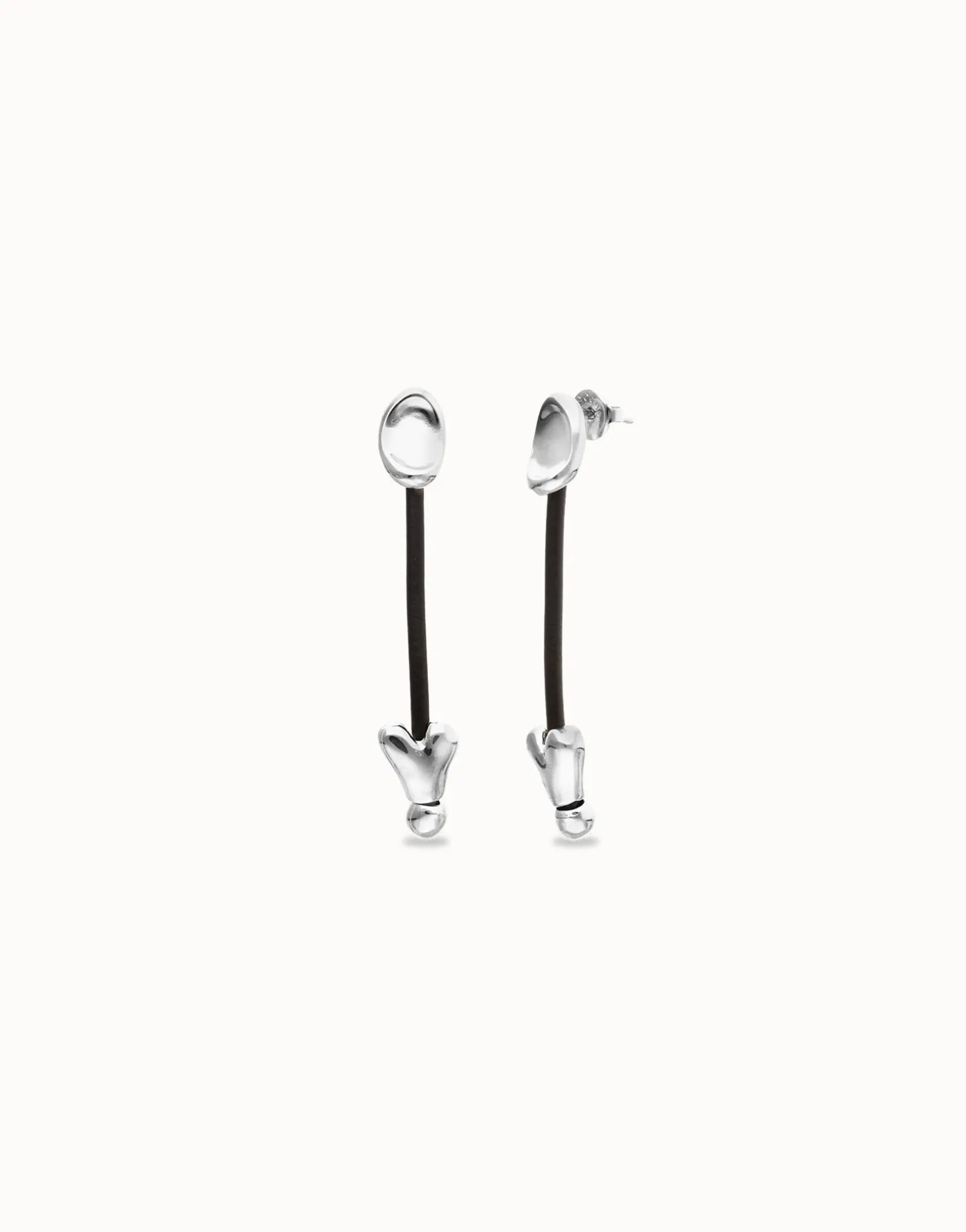 Drop earrings with leather and chained hearts