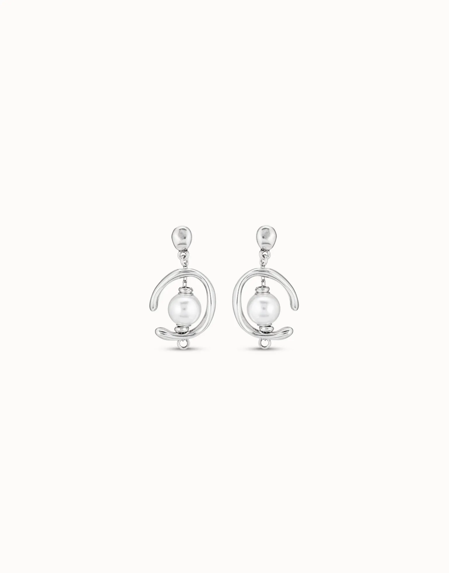 Drop earrings with pearl