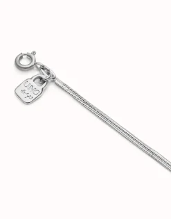 Flat chain charm necklace