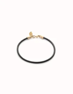 Leather charm bracelet with clasp