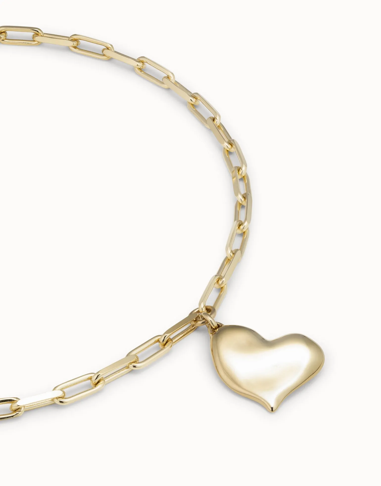 Link chain necklace with heart