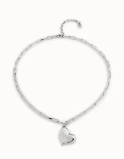 Link chain necklace with heart