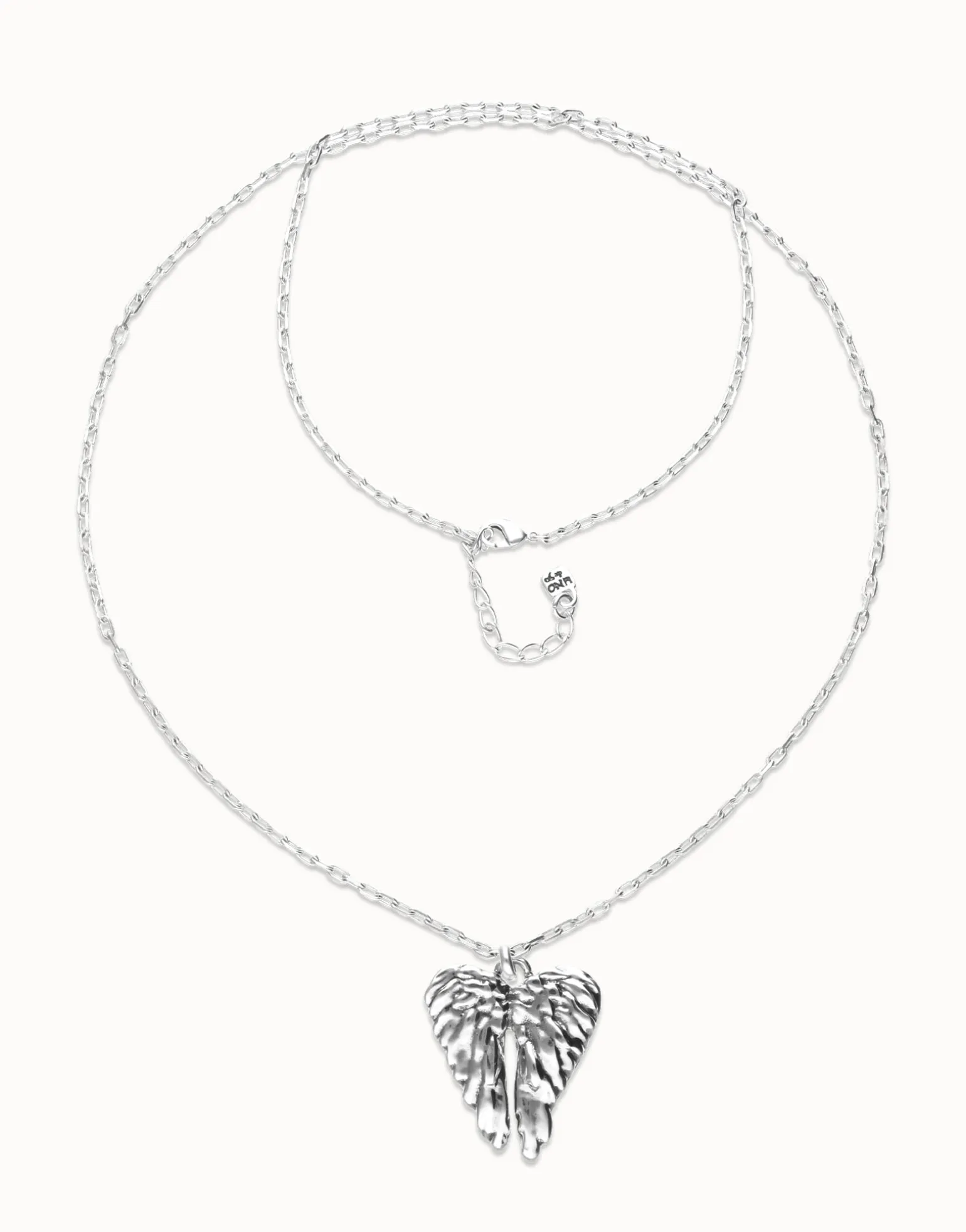 Long necklace with wing detail