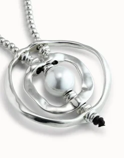 Long pendant necklace with pearl