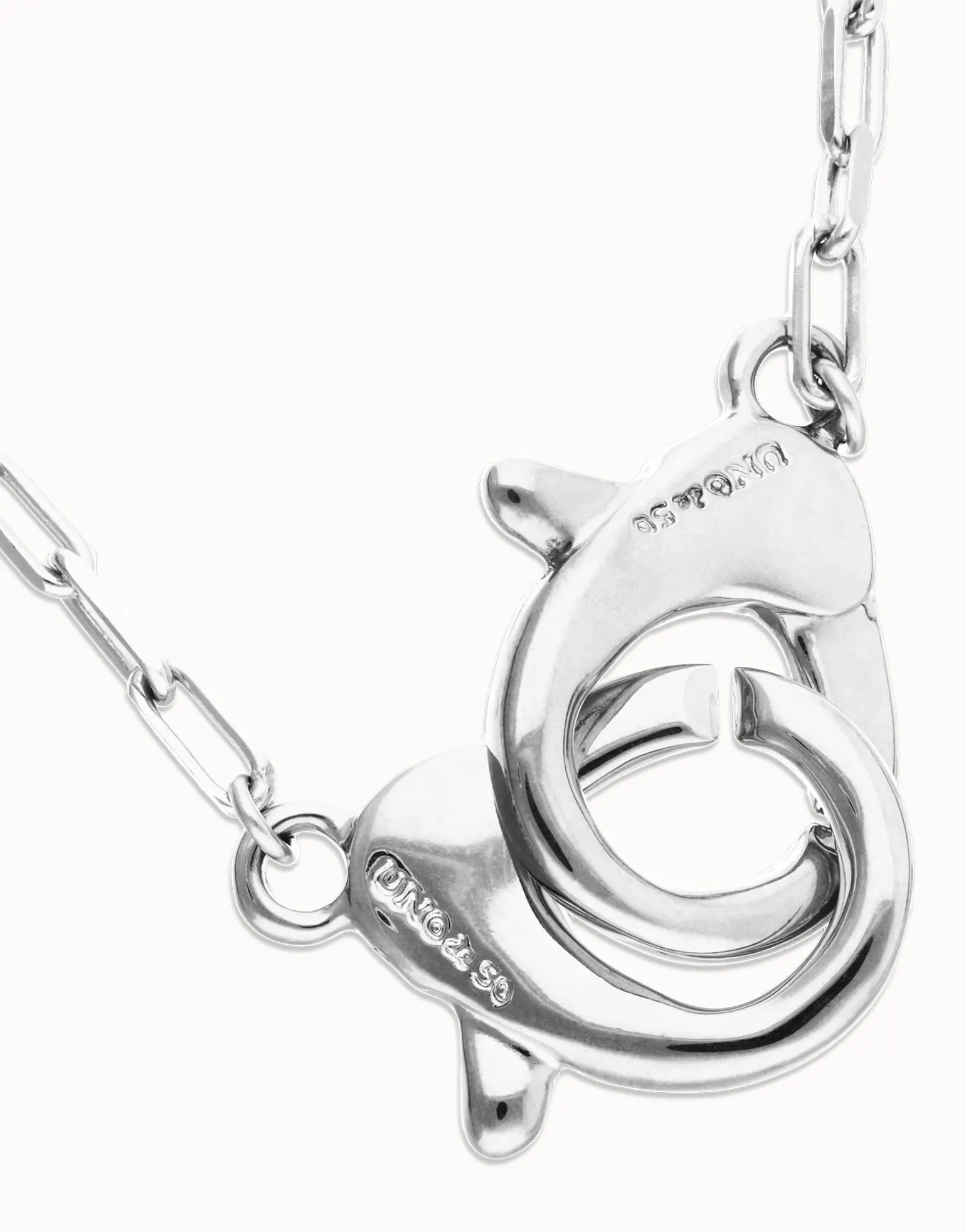 Necklace with large interlocking snap hook