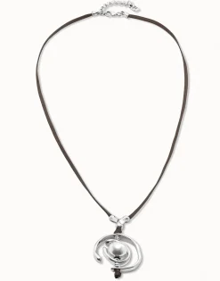 Necklace with leather and pearl