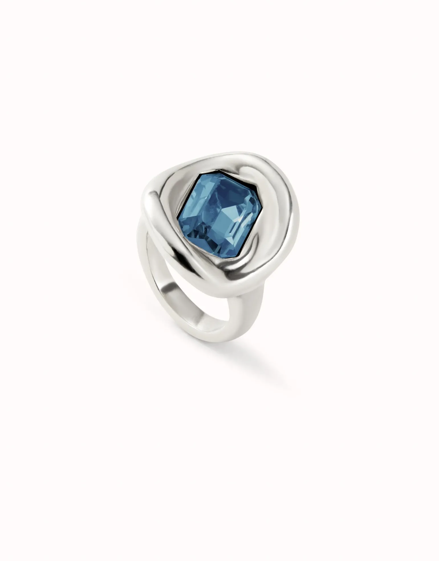 Ring with blue crystal