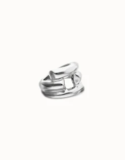Ring with four intertwined organic shapes
