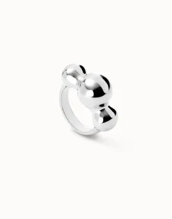 ring with three central beads