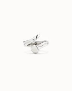 Ring with three organic shapes