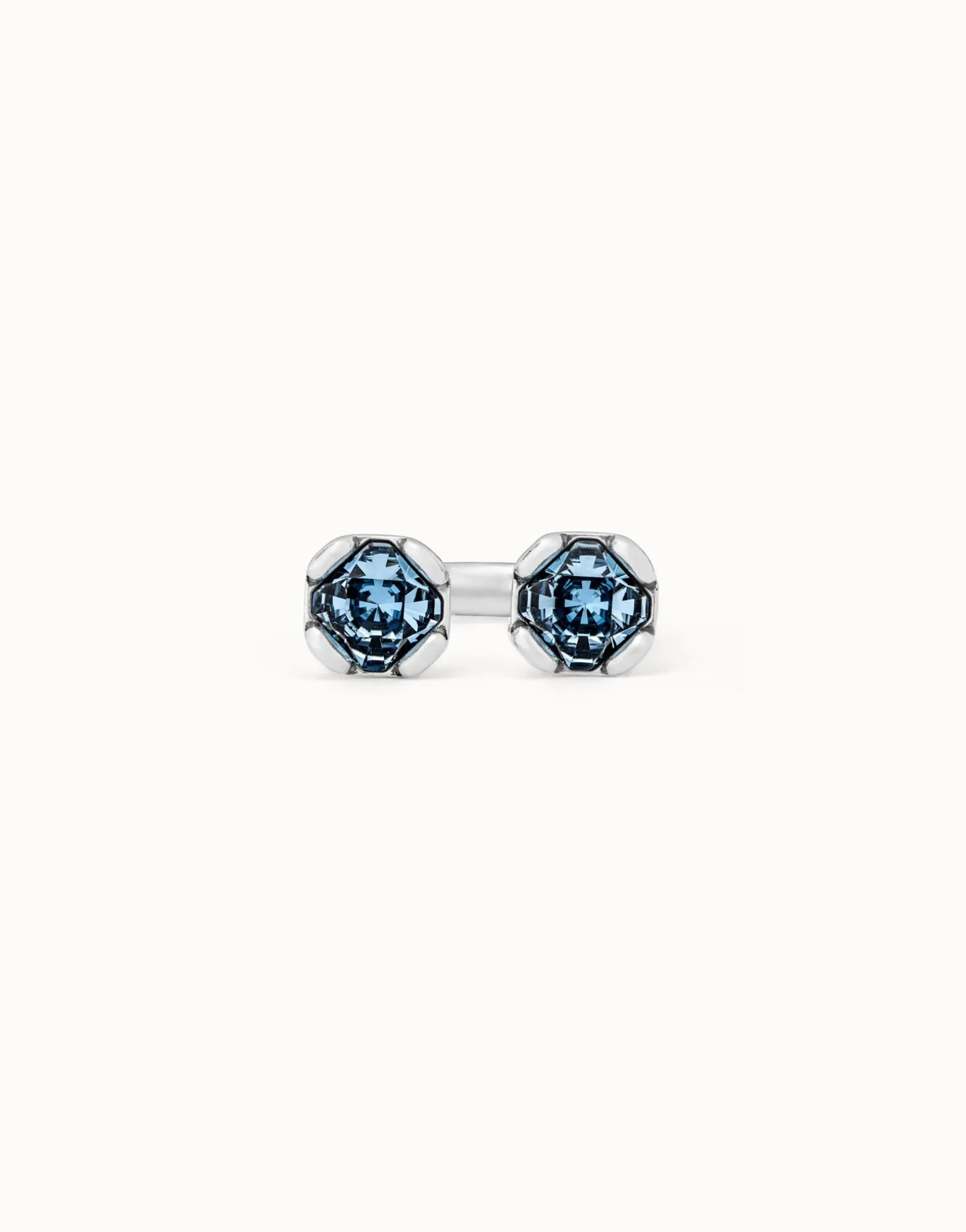 Ring with two pink crystals
