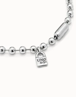 Short beaded necklace with padlock