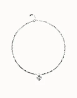 Short chain necklace with small heart detail