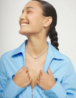 Short chain necklace with small heart detail