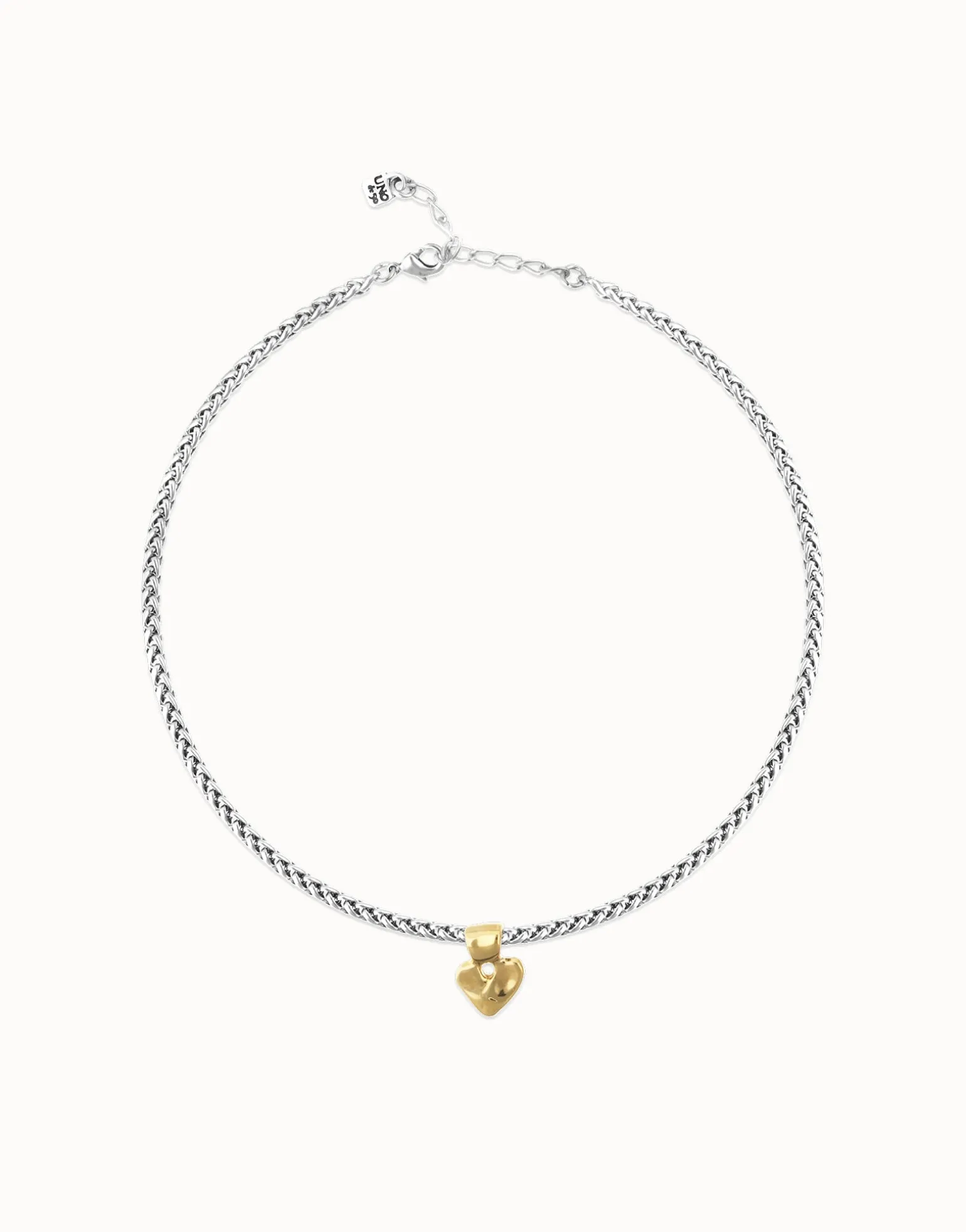 Short chain necklace with small heart detail