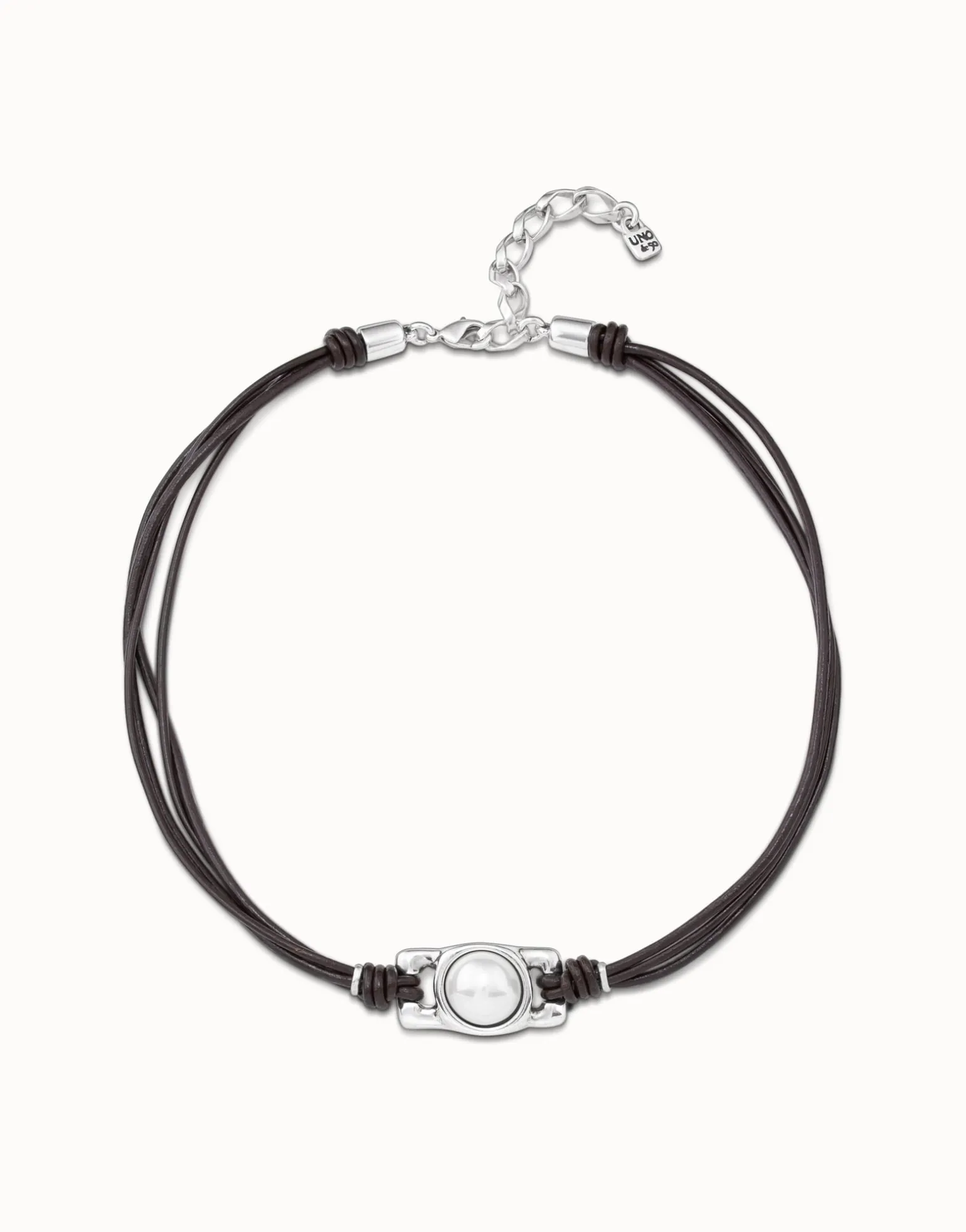 Short leather necklace with pearl