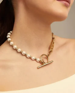 Short link chain necklace with pearls
