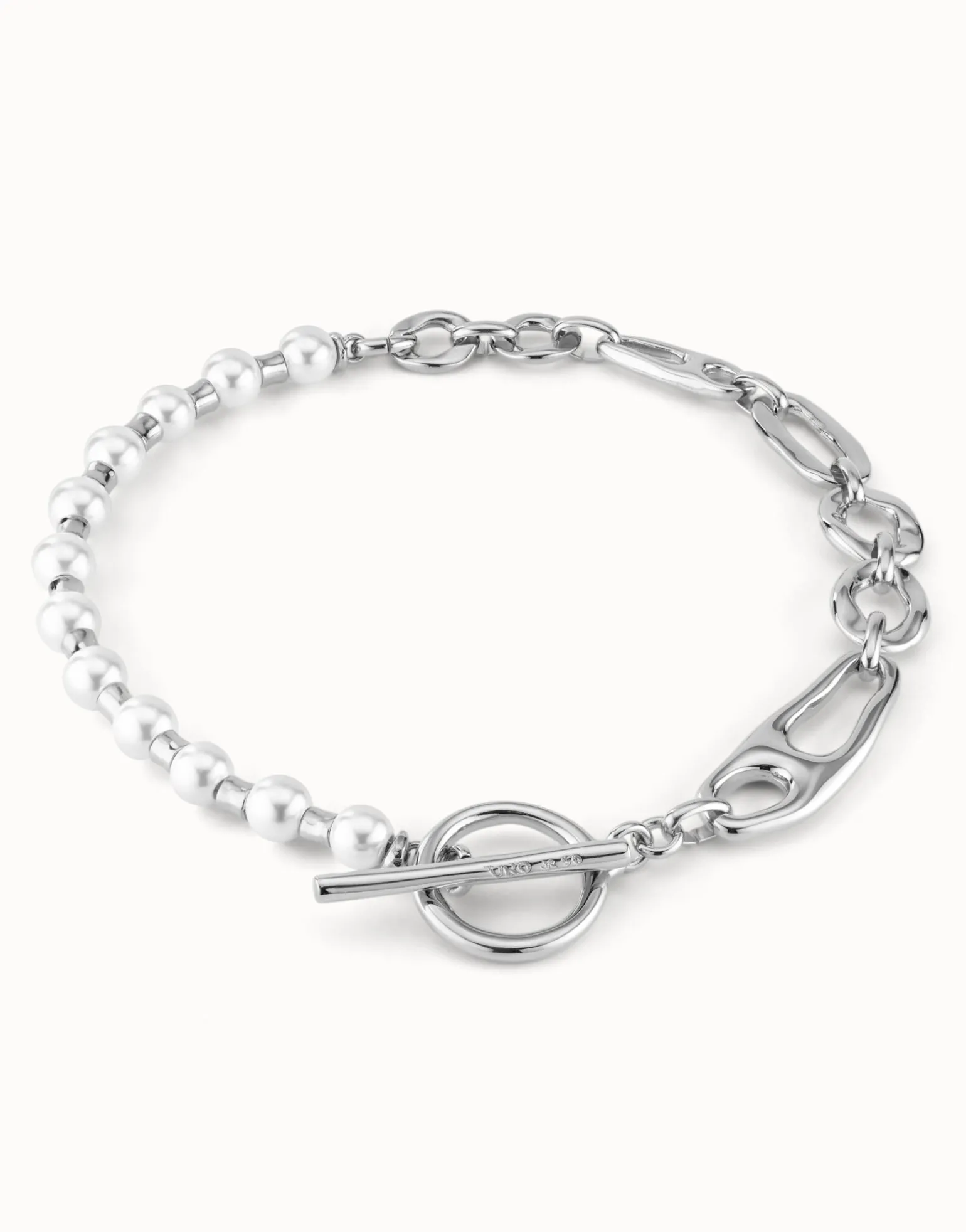 Short link chain necklace with pearls
