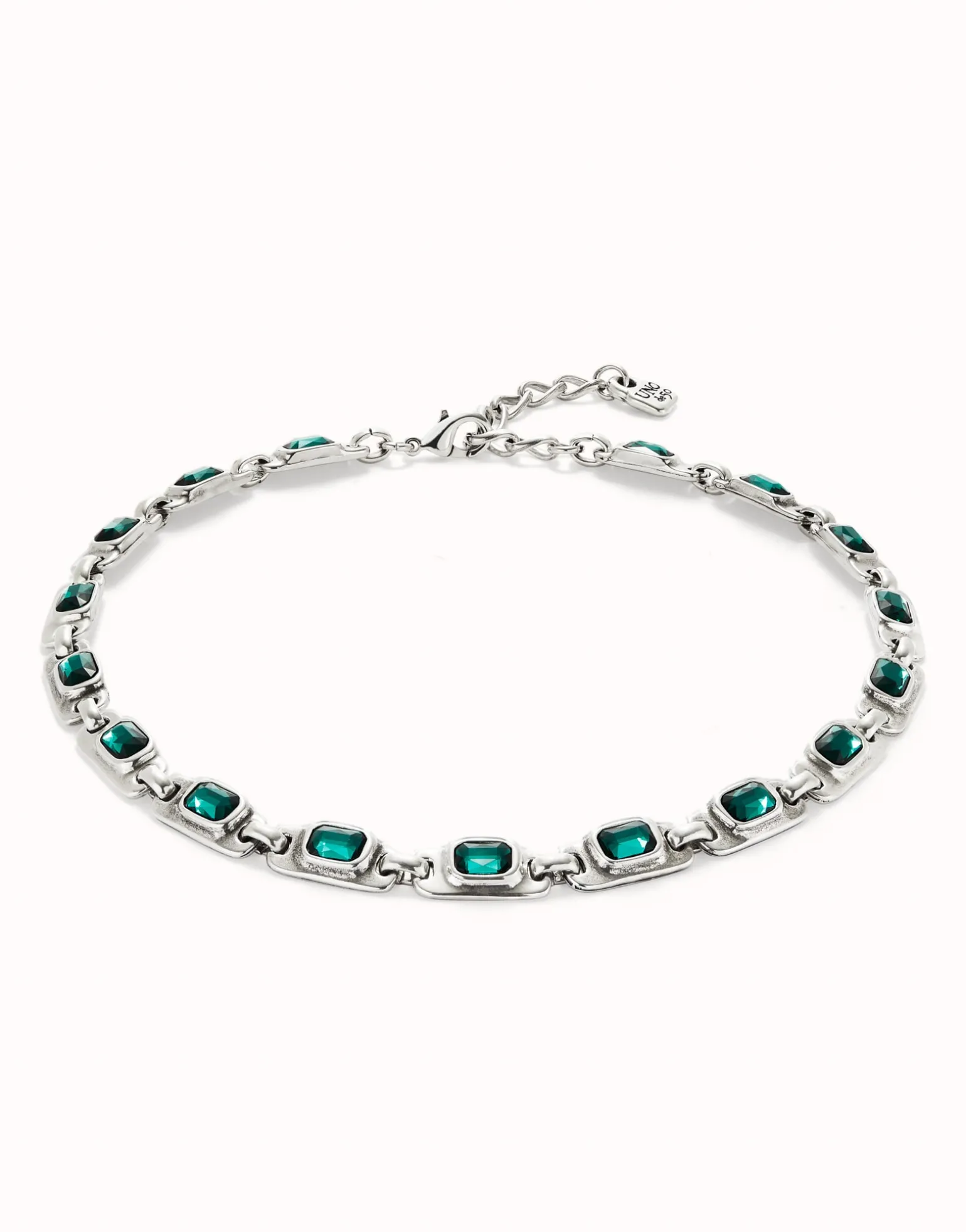 Short necklace with green crystals