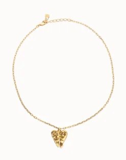 Short necklace with wing detail