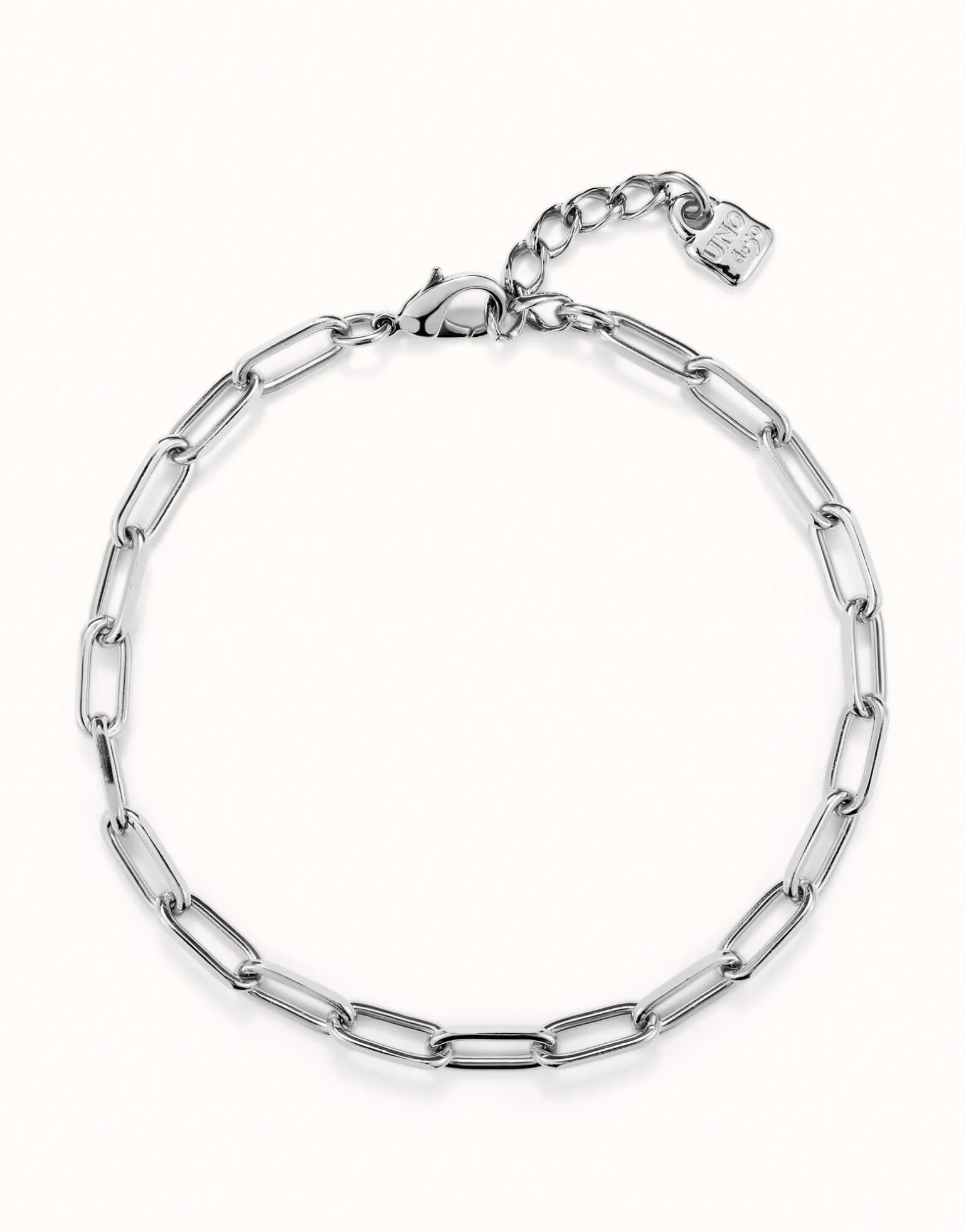 Short oval link chain necklace