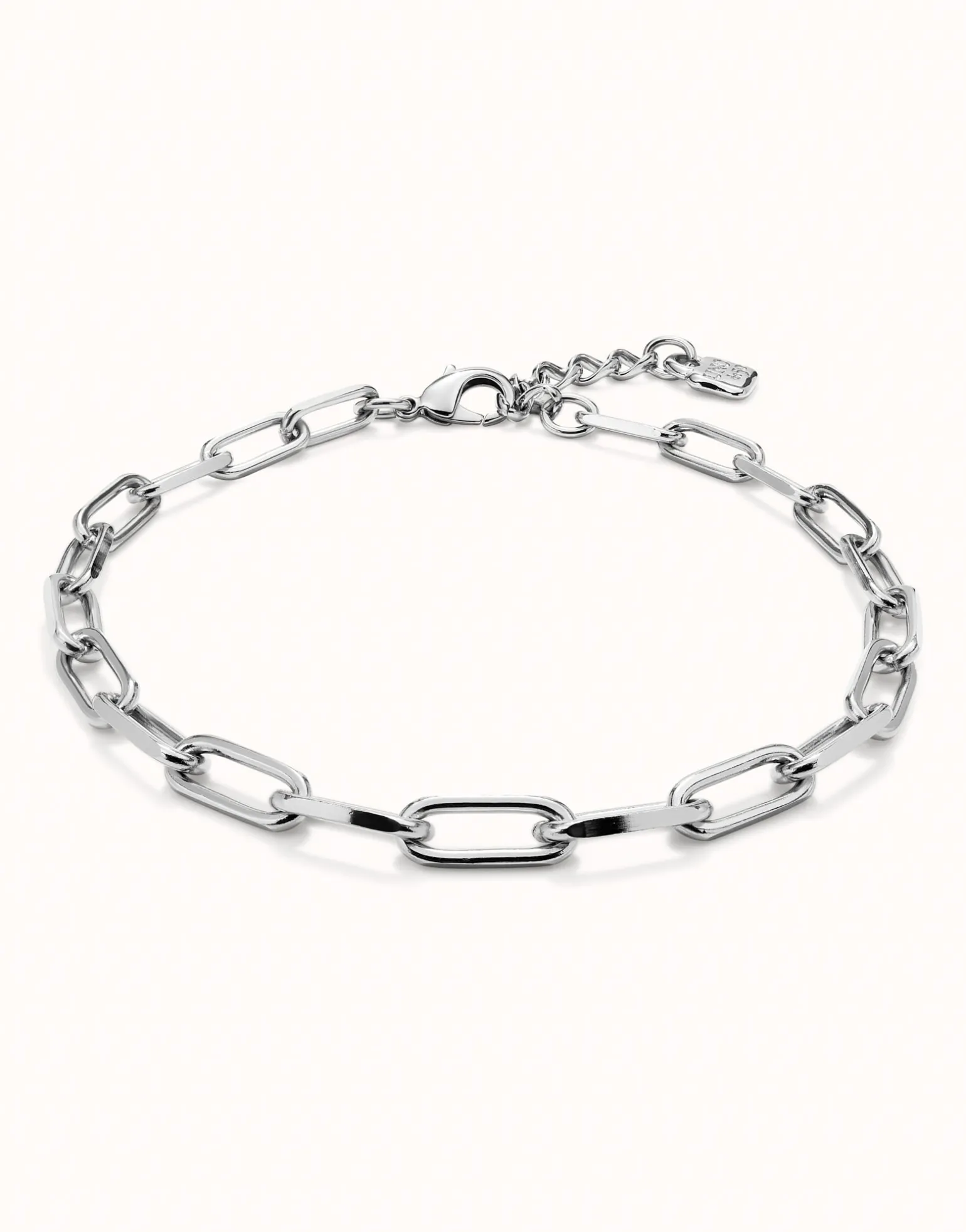 Short oval link chain necklace
