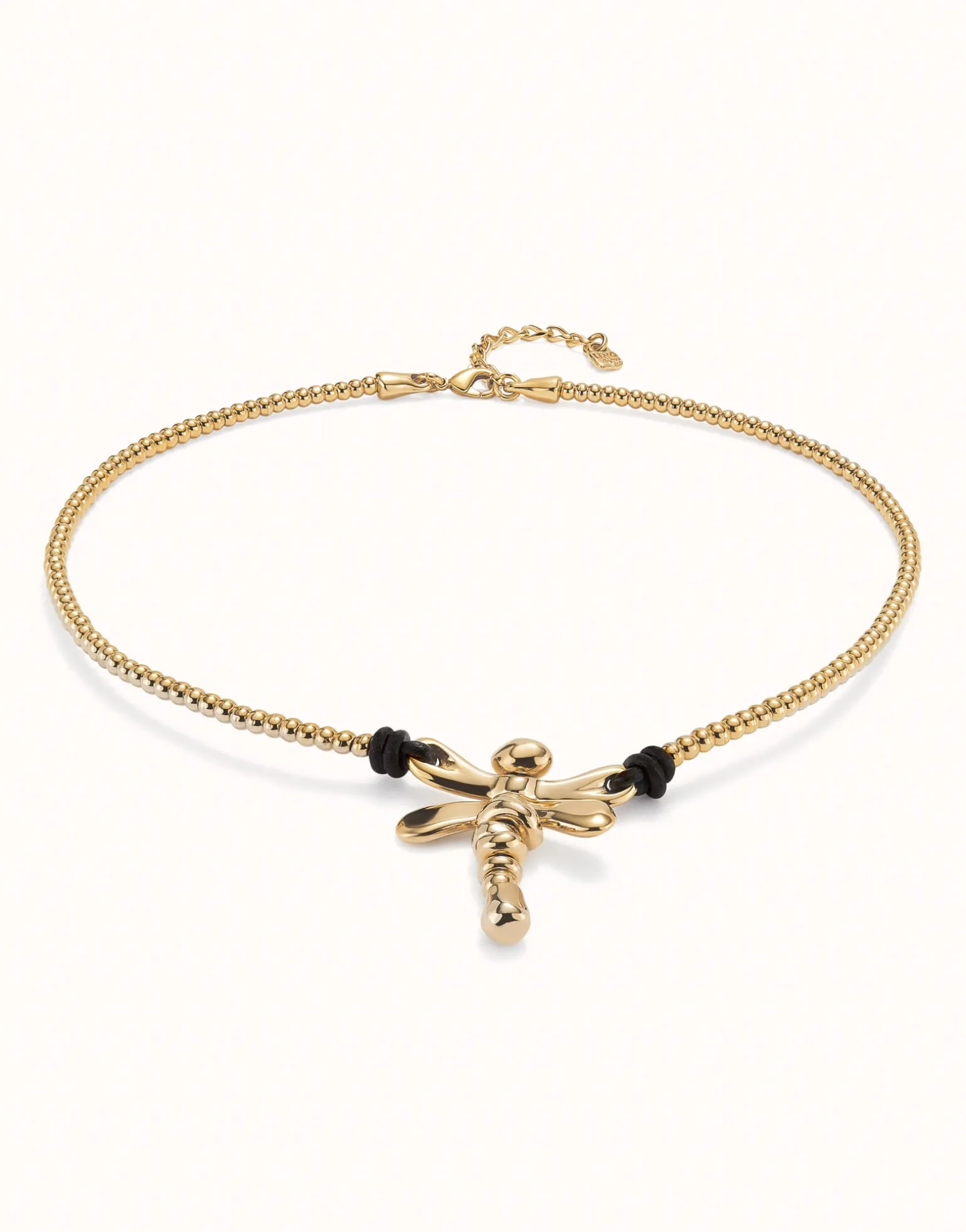 Short pendant necklace with dragonfly