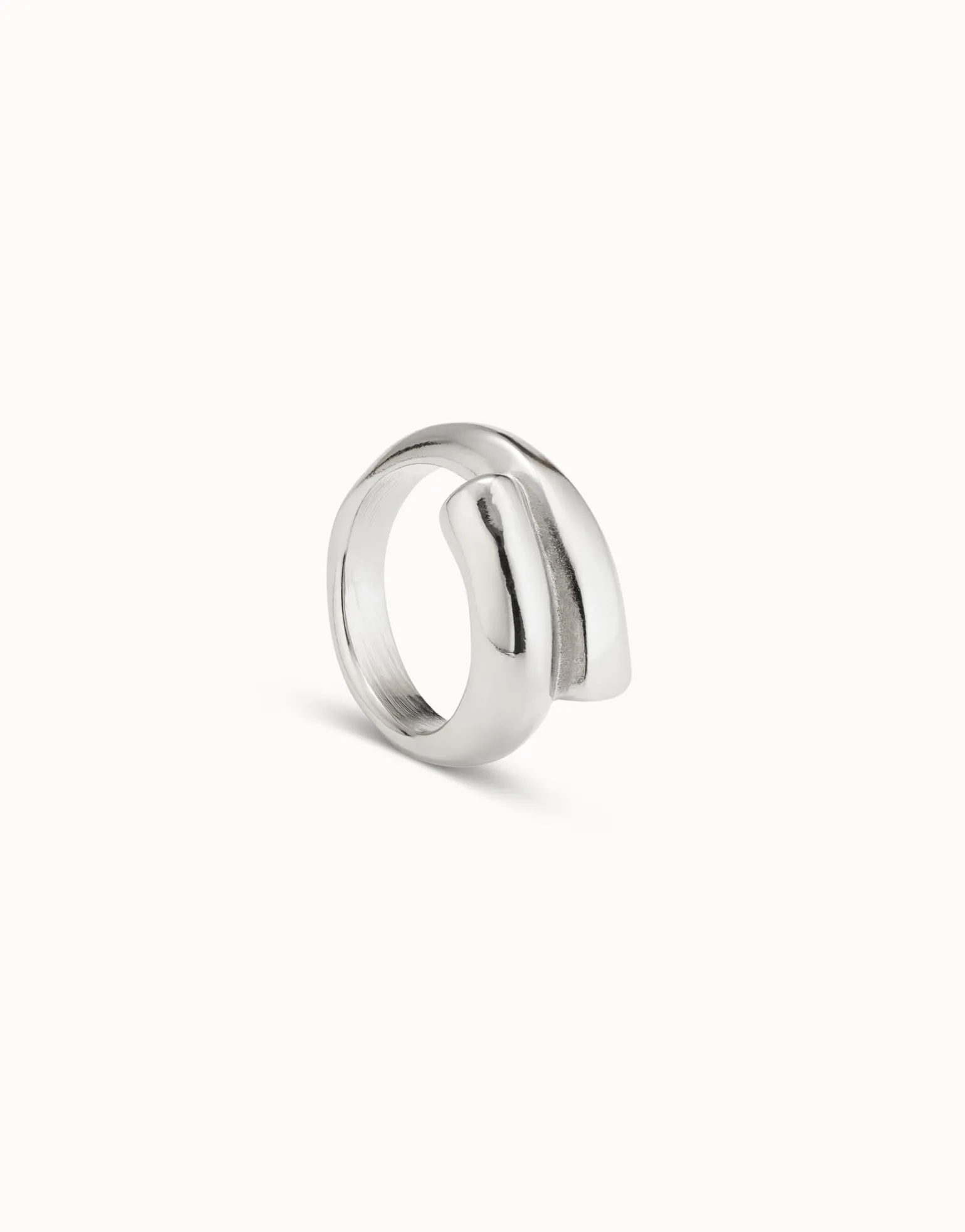 Tubular shaped ring